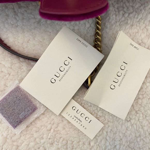 🦋HOST PICK🦋 GUCCI VELVET MARMOT PURPLE CHAIN BAG - Picture 6 of 12